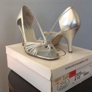 Silver knot 2.5” heels